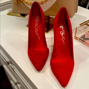 Alice & Olivia Red Women's Heels Size 37 (Size 6)